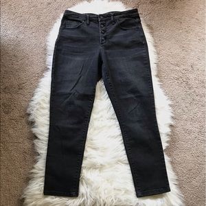🎄Black Button Ankle Pants Jeans